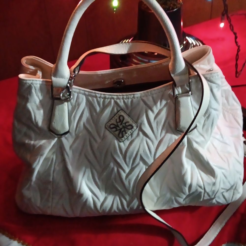 NWOT SIMPLY VERA SATCHEL
